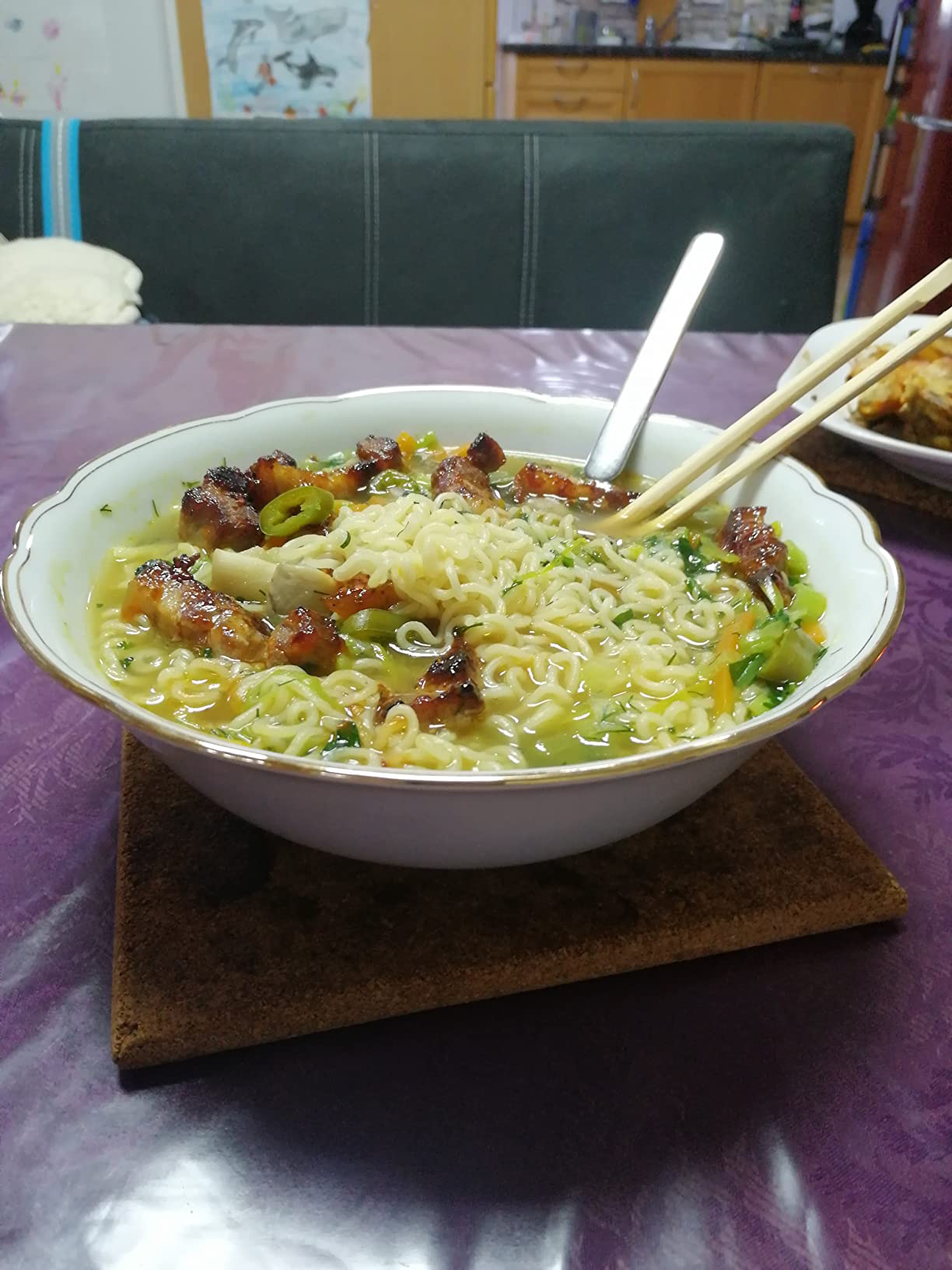 Nissin Demae Ramen Huhn Instant-Nudeln 1x100g mit Sesamöl
