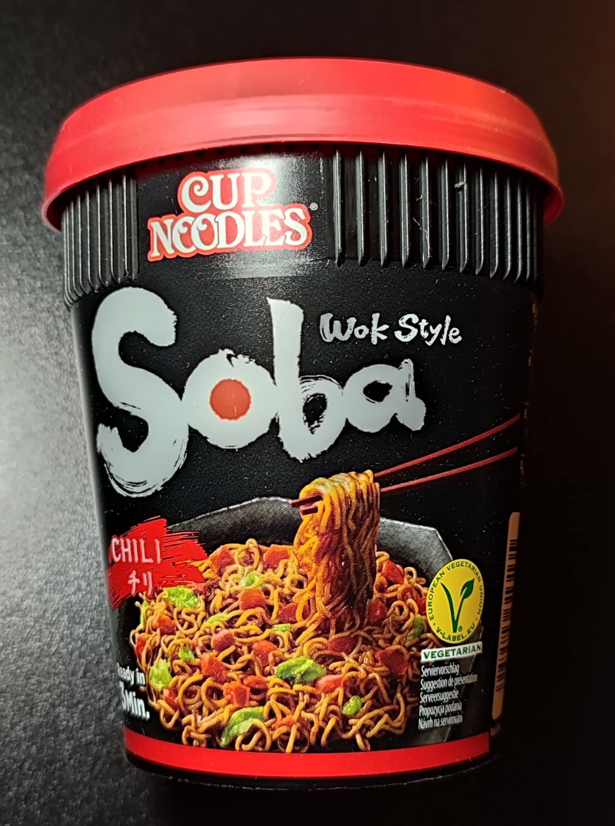 Nissin Cup Noodles Soba Chili Instant-Nudeln 92 g pikant