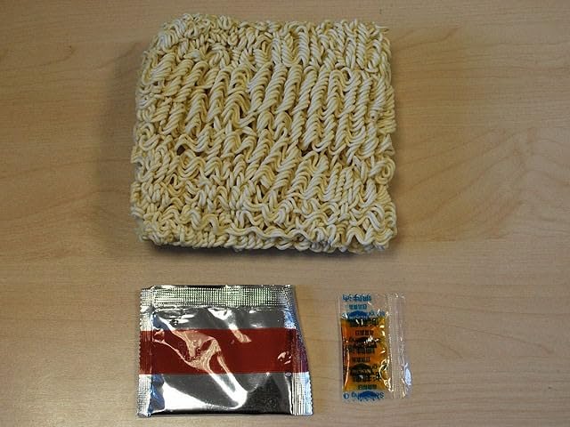 Nissin Demae Ramen Sesam Instant-Nudeln 1x100g mit Sesamöl