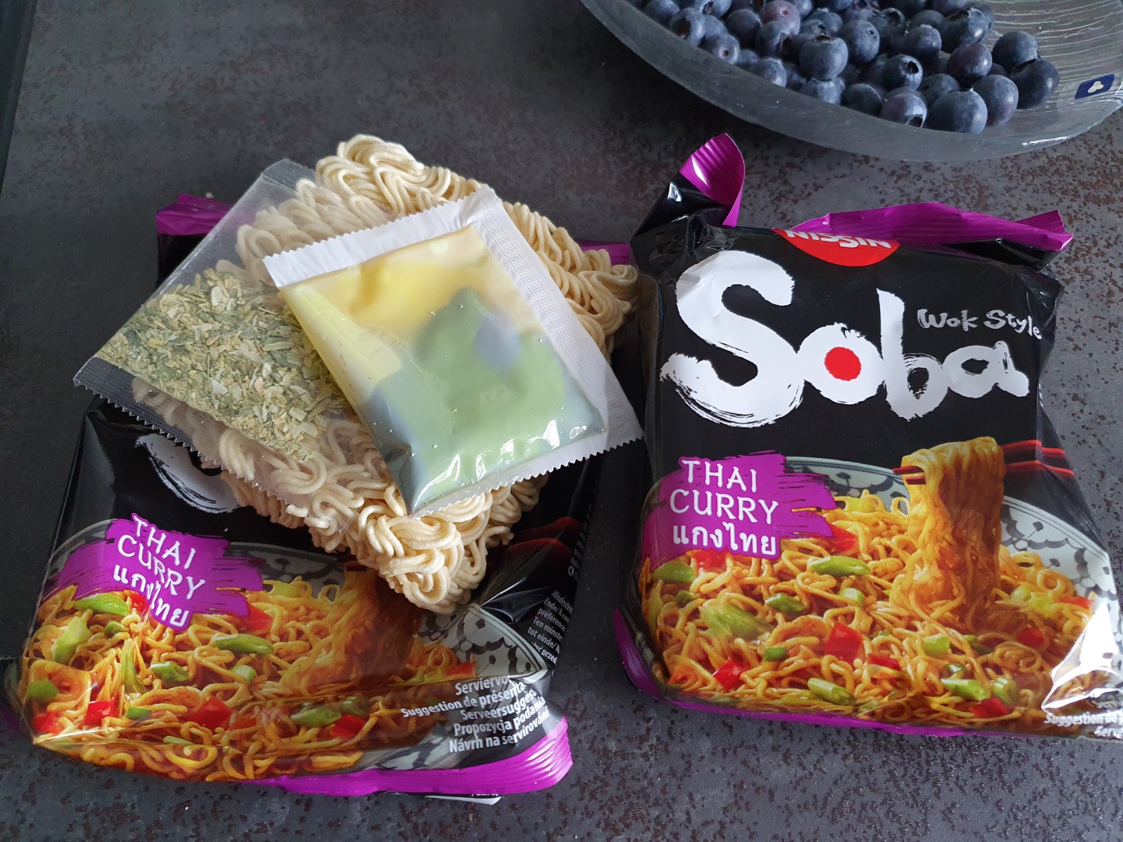 Nissin Soba Bag Thai Curry 9x109g Kokos