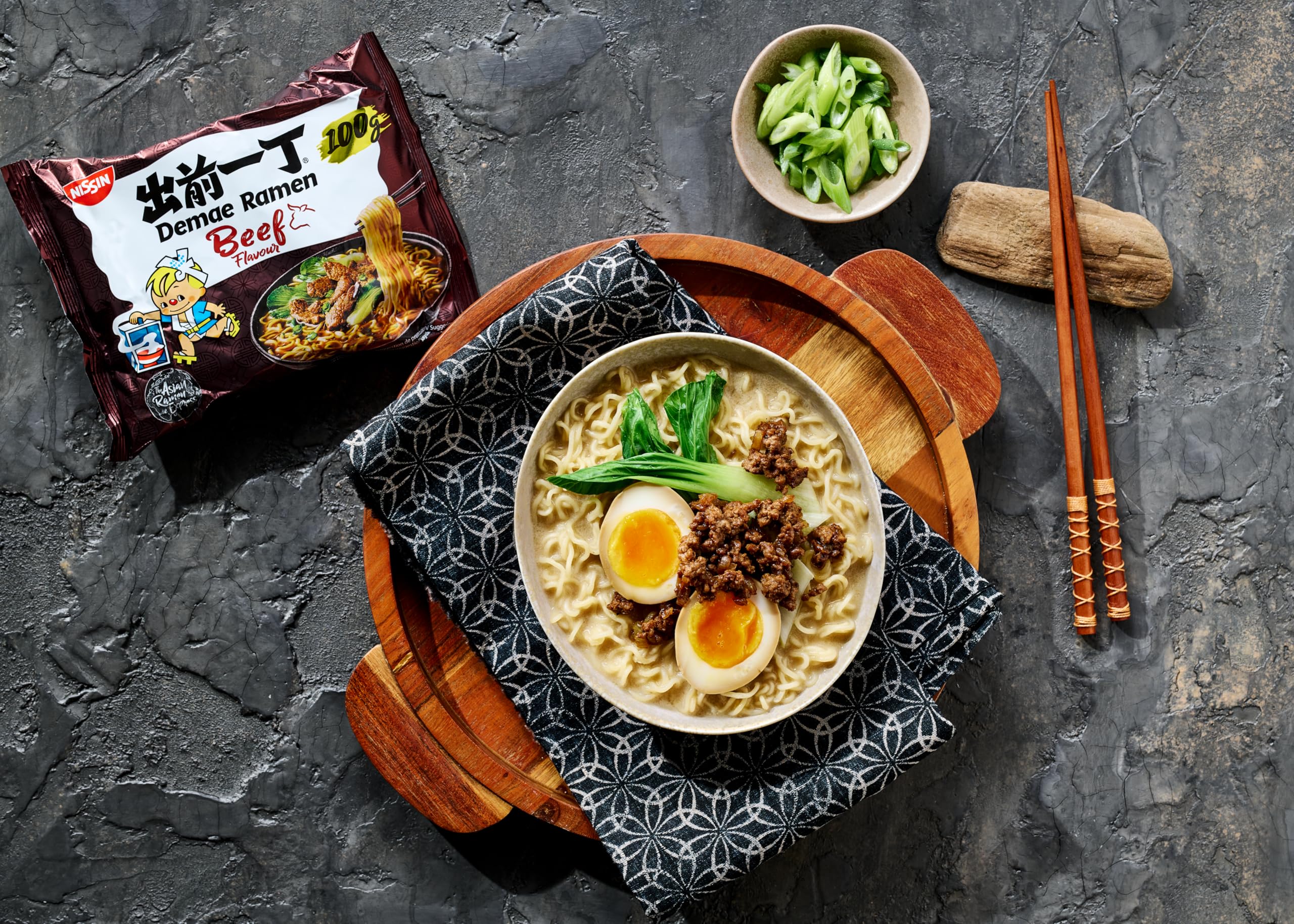 Nissin Demae Ramen Rind Instant-Nudeln 10x100g würzig