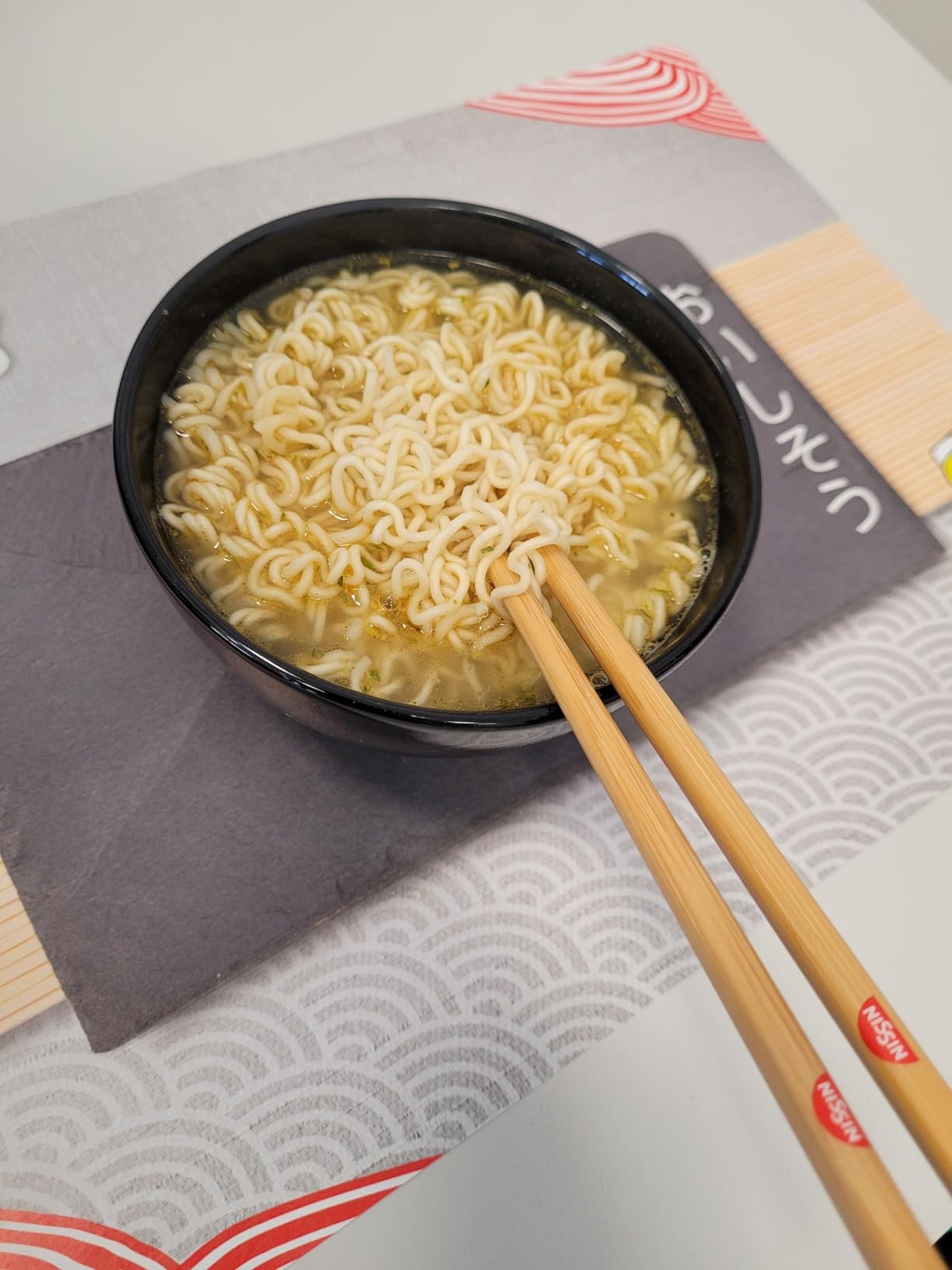 Nissin Demae Ramen Spicy Instant-Nudeln 10x100 g