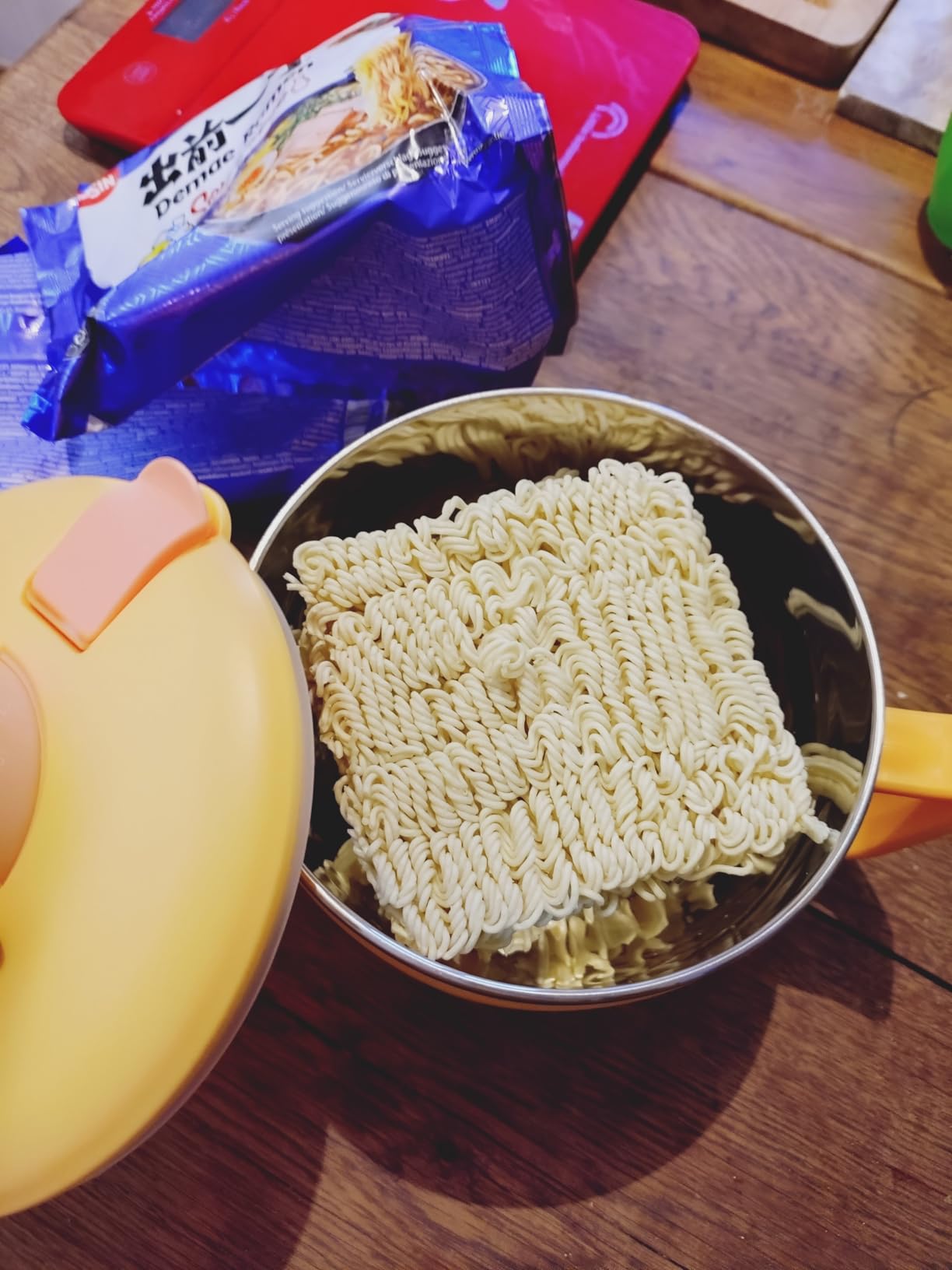 Nissin Demae Ramen Soy Sauce Instant-Nudeln 10x100g Sojasauce