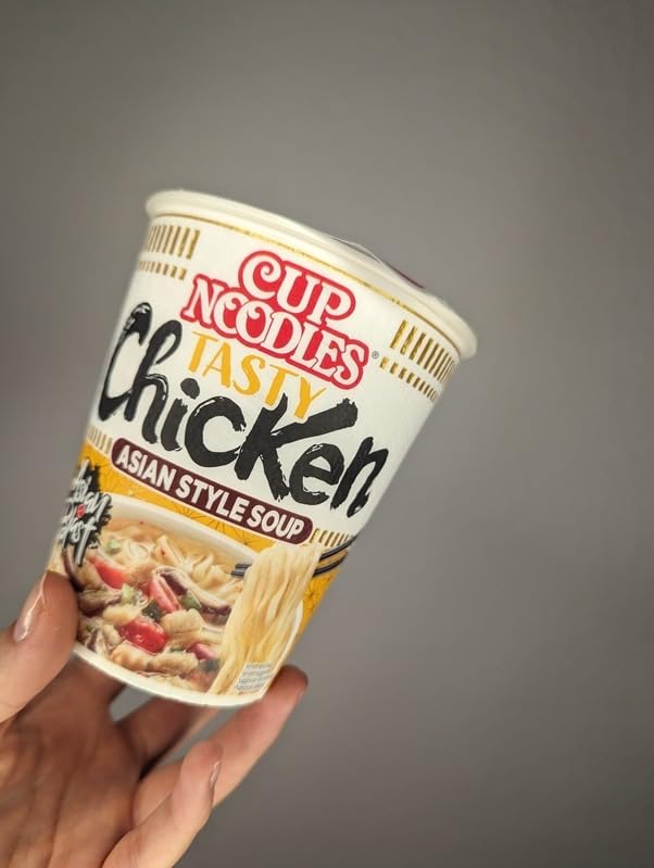 Nissin Cup Noodles Tasty Chicken Instant-Nudeln 8x63 g