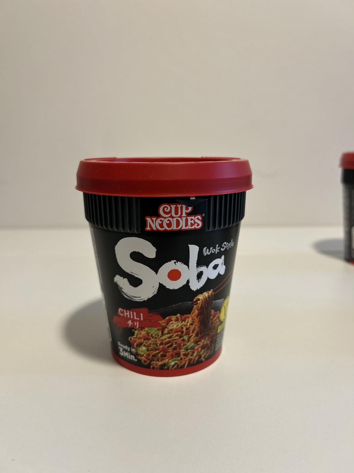 Nissin Cup Noodles Soba Chili Instant-Nudeln 92 g pikant
