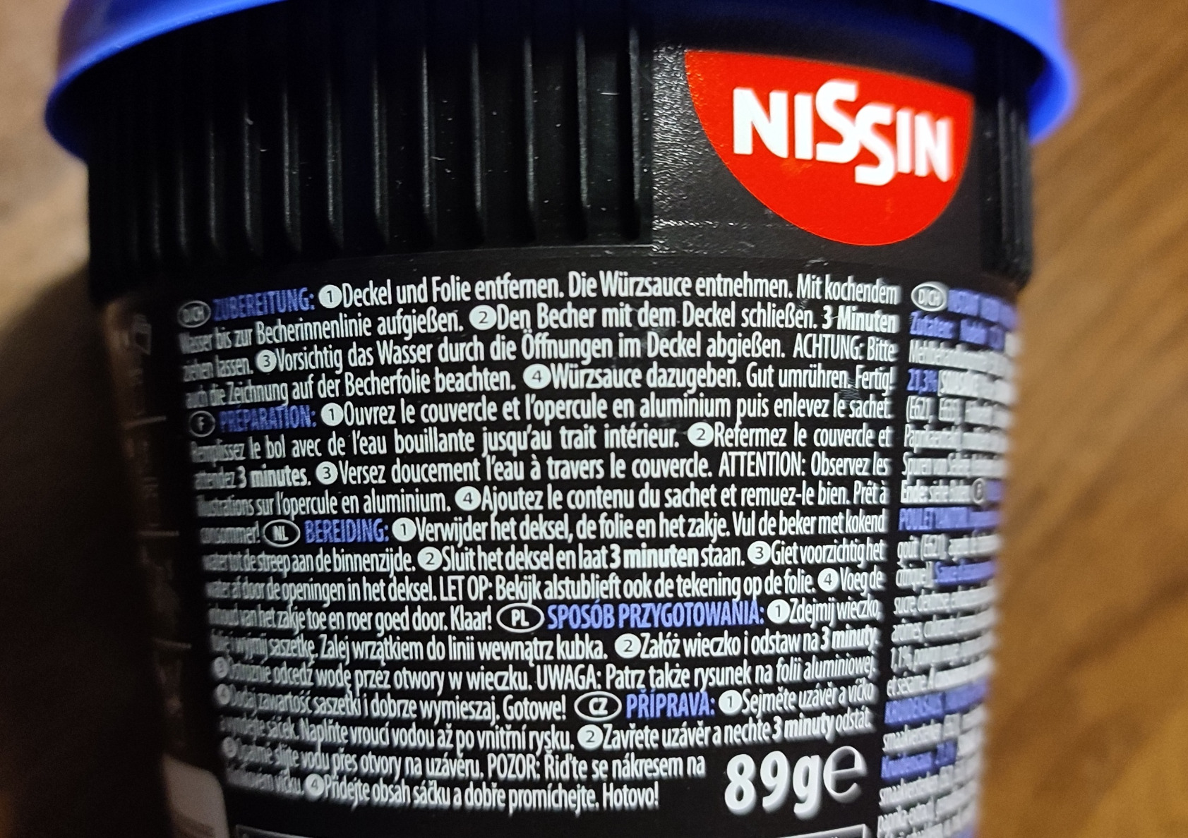 Nissin Cup Noodles Soba Yakitori Chicken Becher 8x89g Huhn