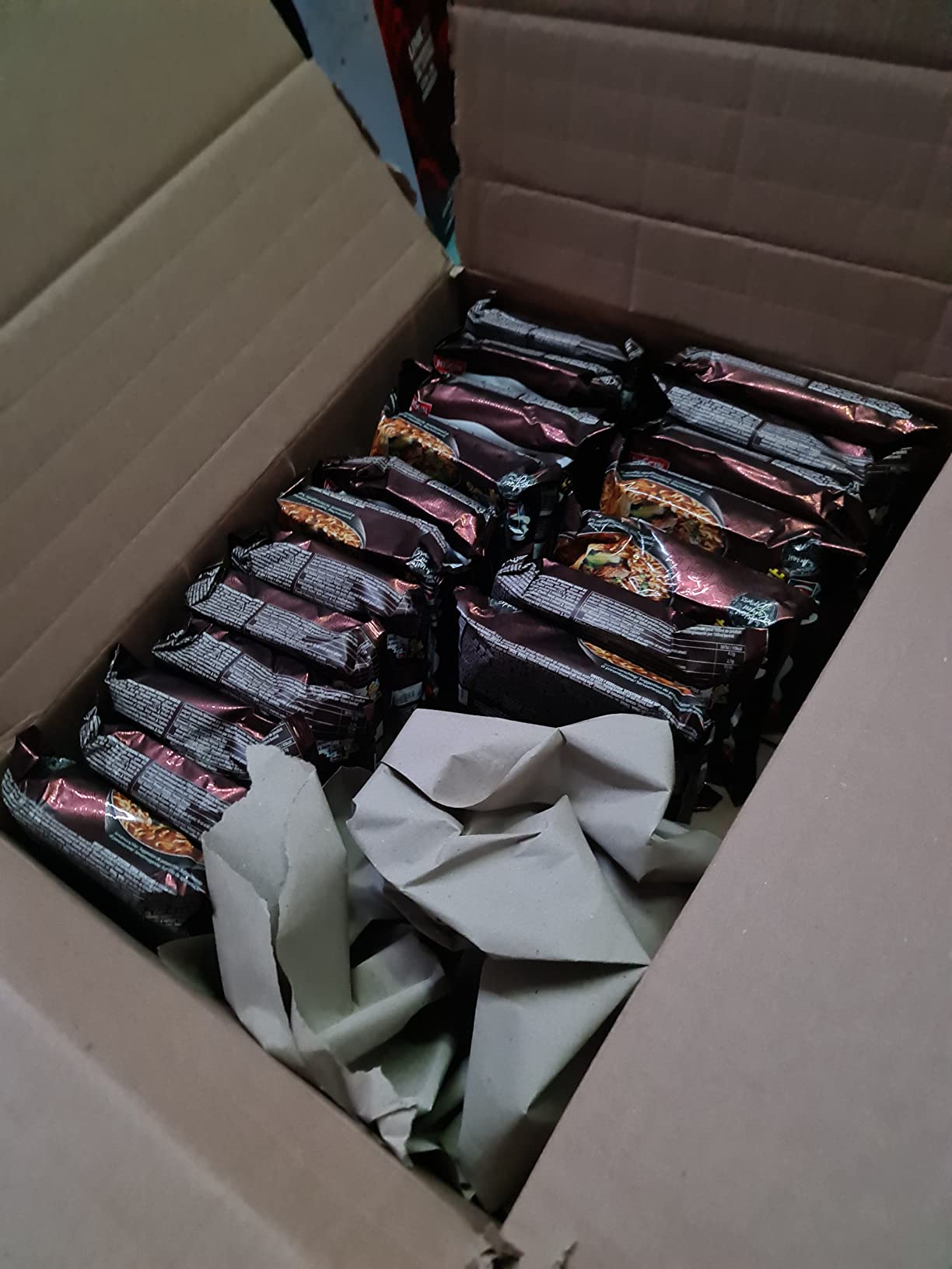 Nissin Demae Ramen Rind Instant-Nudeln 100g kräftig