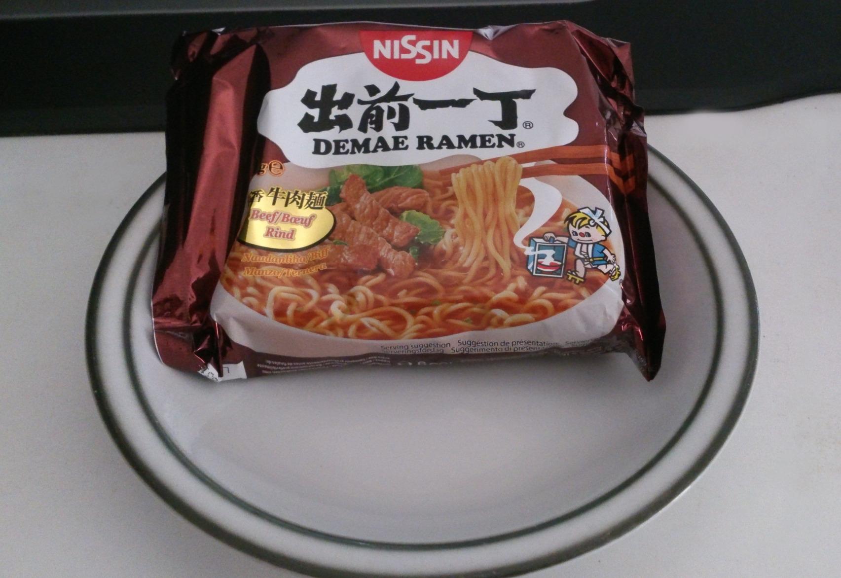 Nissin Demae Ramen Rind Instant-Nudeln 100g kräftig