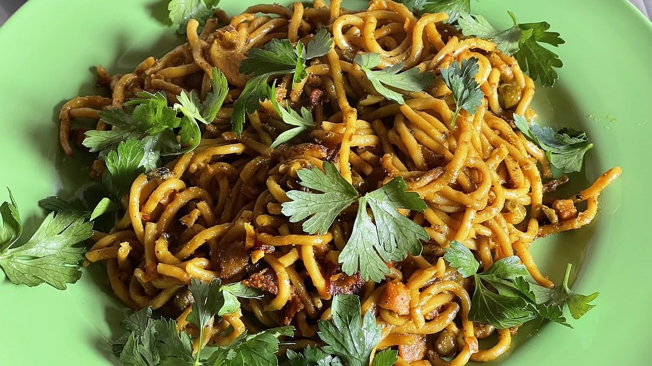 Ben's Original Street Food Singapore Curry Noodles 6x250g