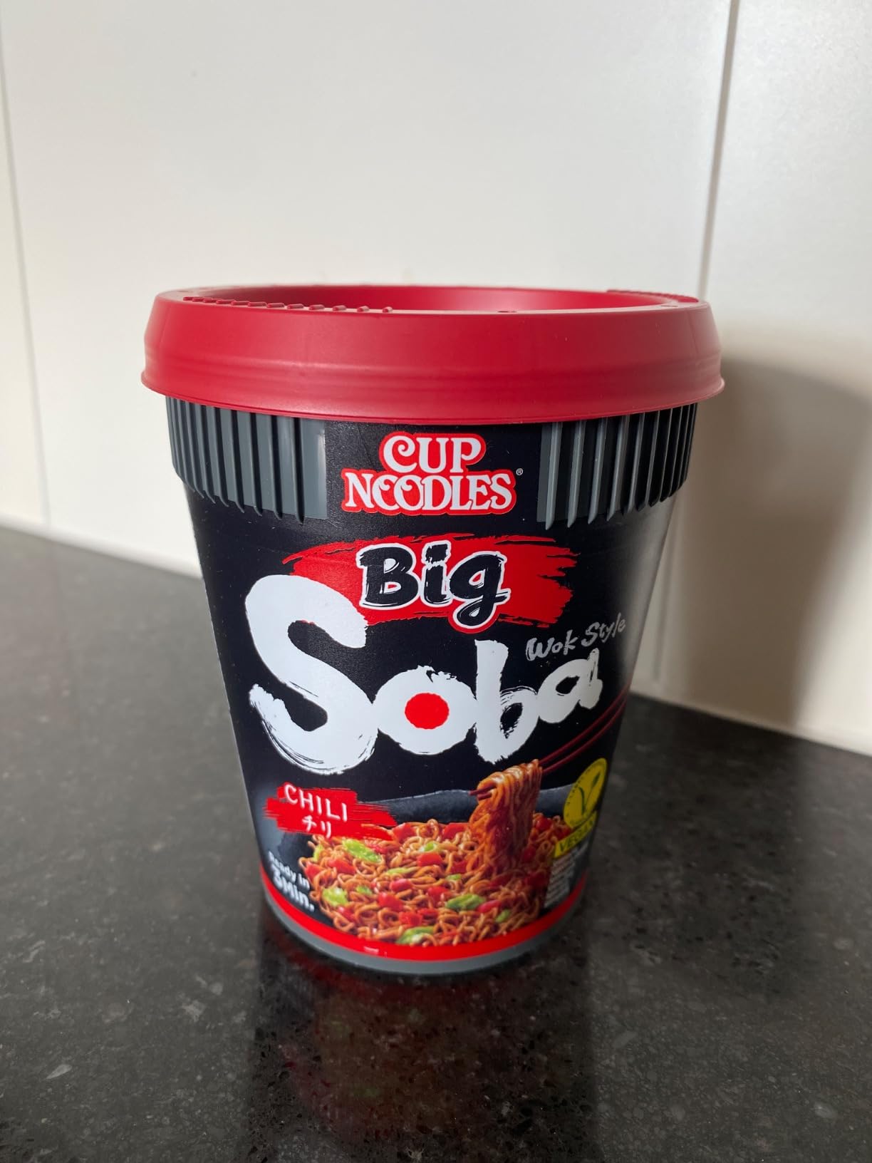 Nissin Cup Noodles Soba Big Chili Instant-Nudeln 115g