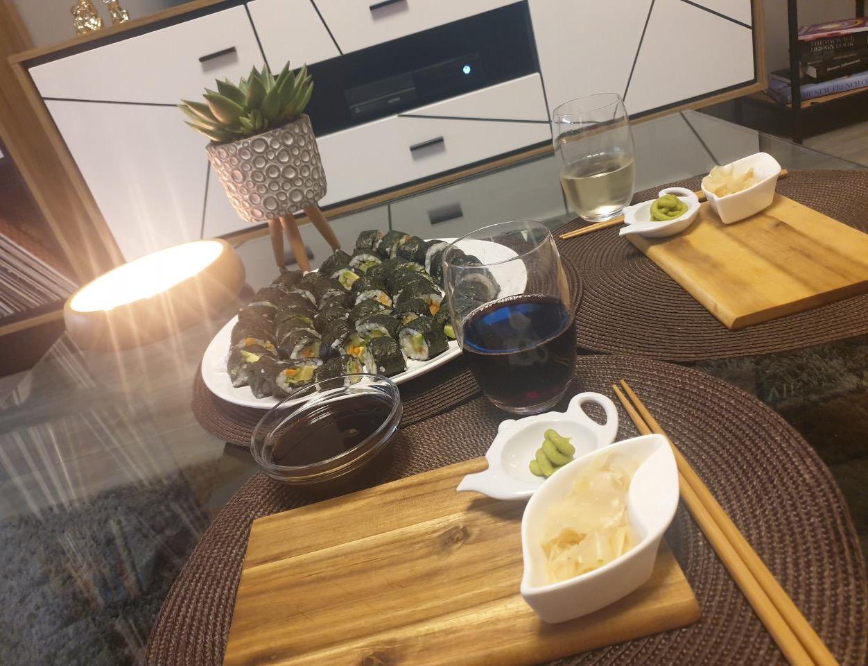Reishunger Sushi Premium Box 13-teiliges Sushi-Set mit Reis