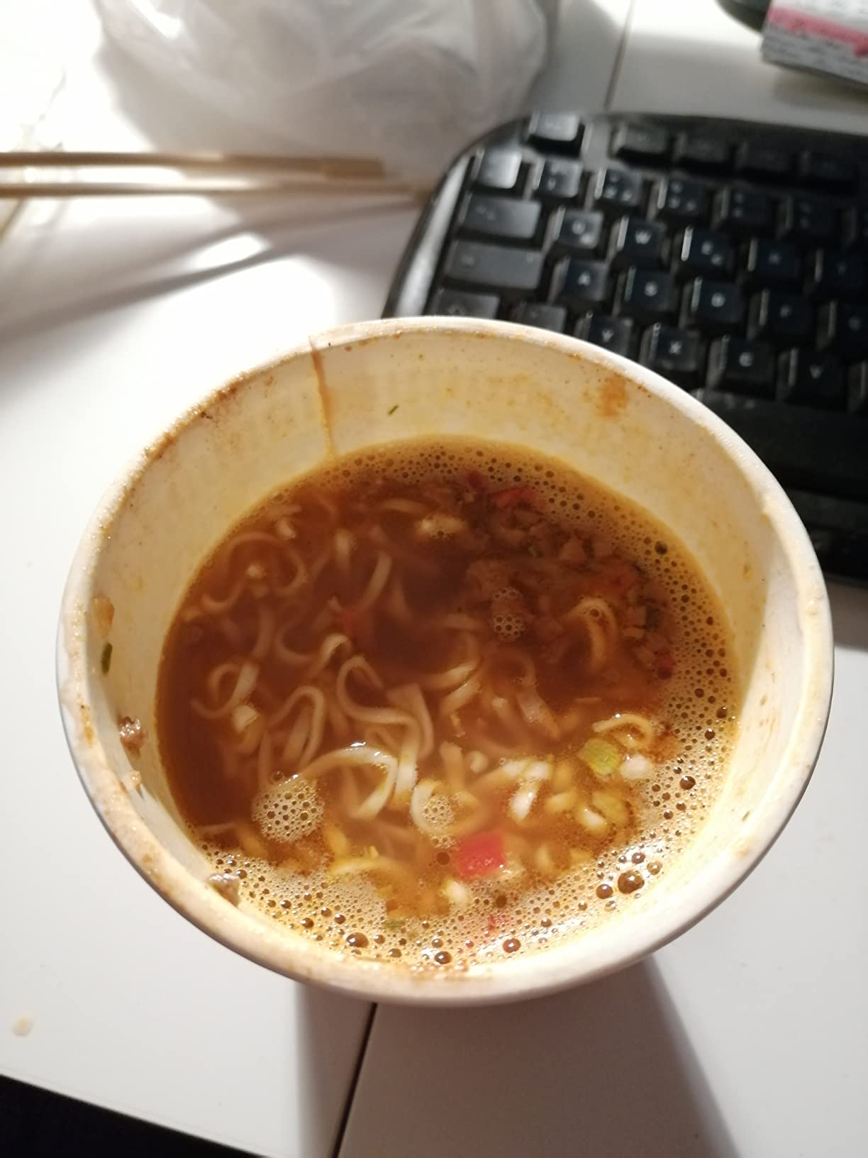 Nissin Cup Noodles 5 Spices Beef Becher 64g Rind