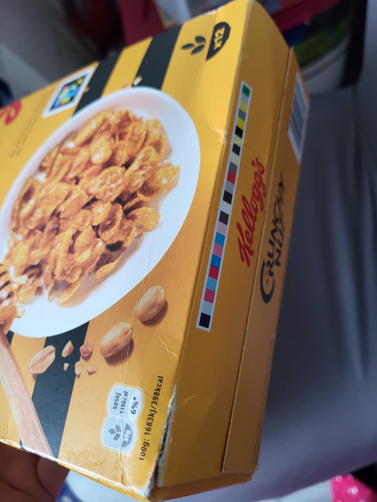 Kellogg's Crunchy Nut Cornflakes Honig-Erdnuss 720g