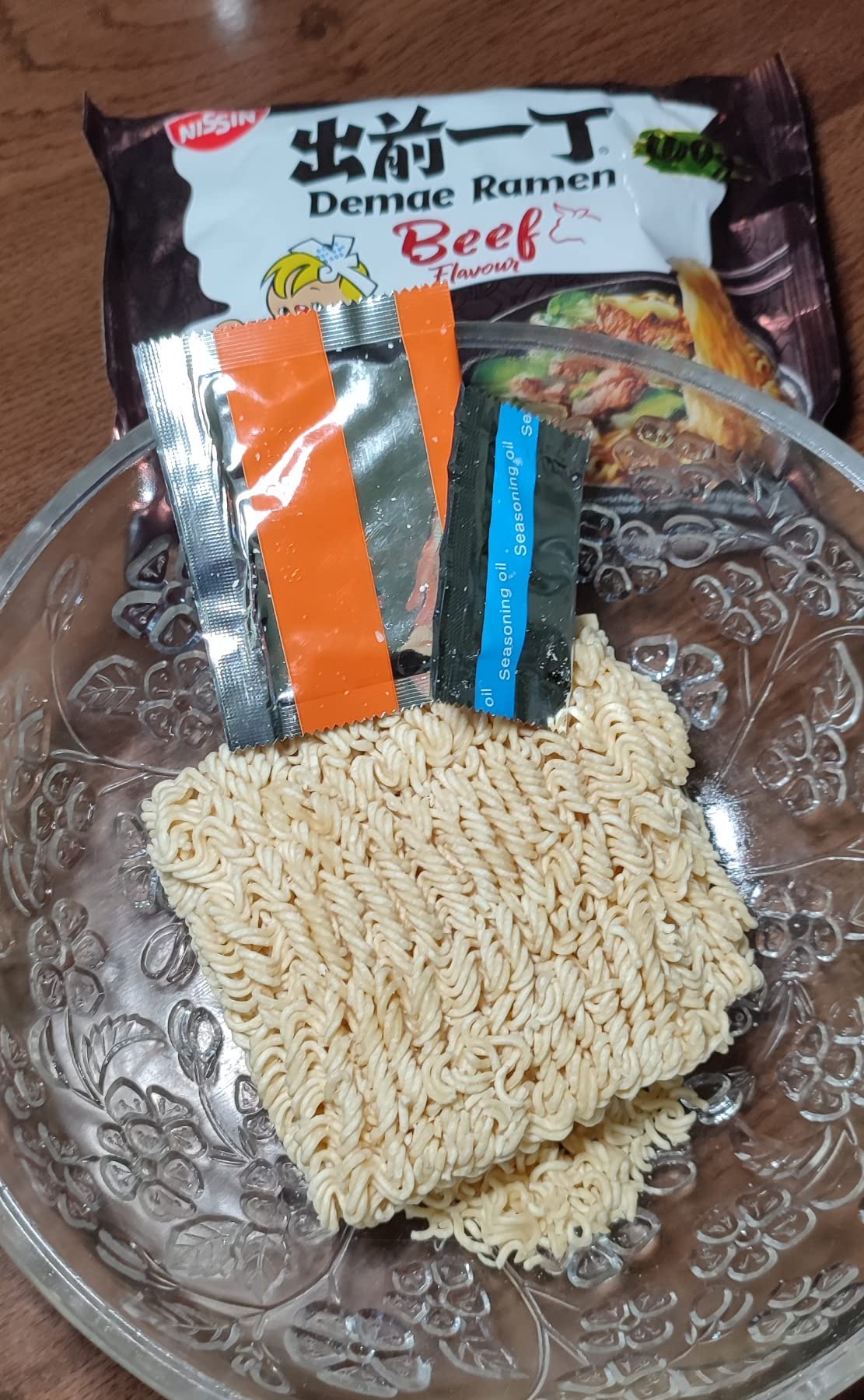 Nissin Demae Ramen Rind Instant-Nudeln 100g kräftig